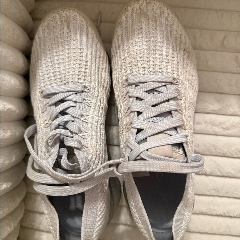 Nike Light Gray Women's Athletic Shoes